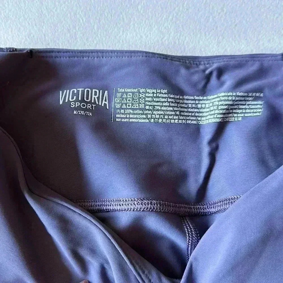 Victoria’s Secret - Picture 4 of 4